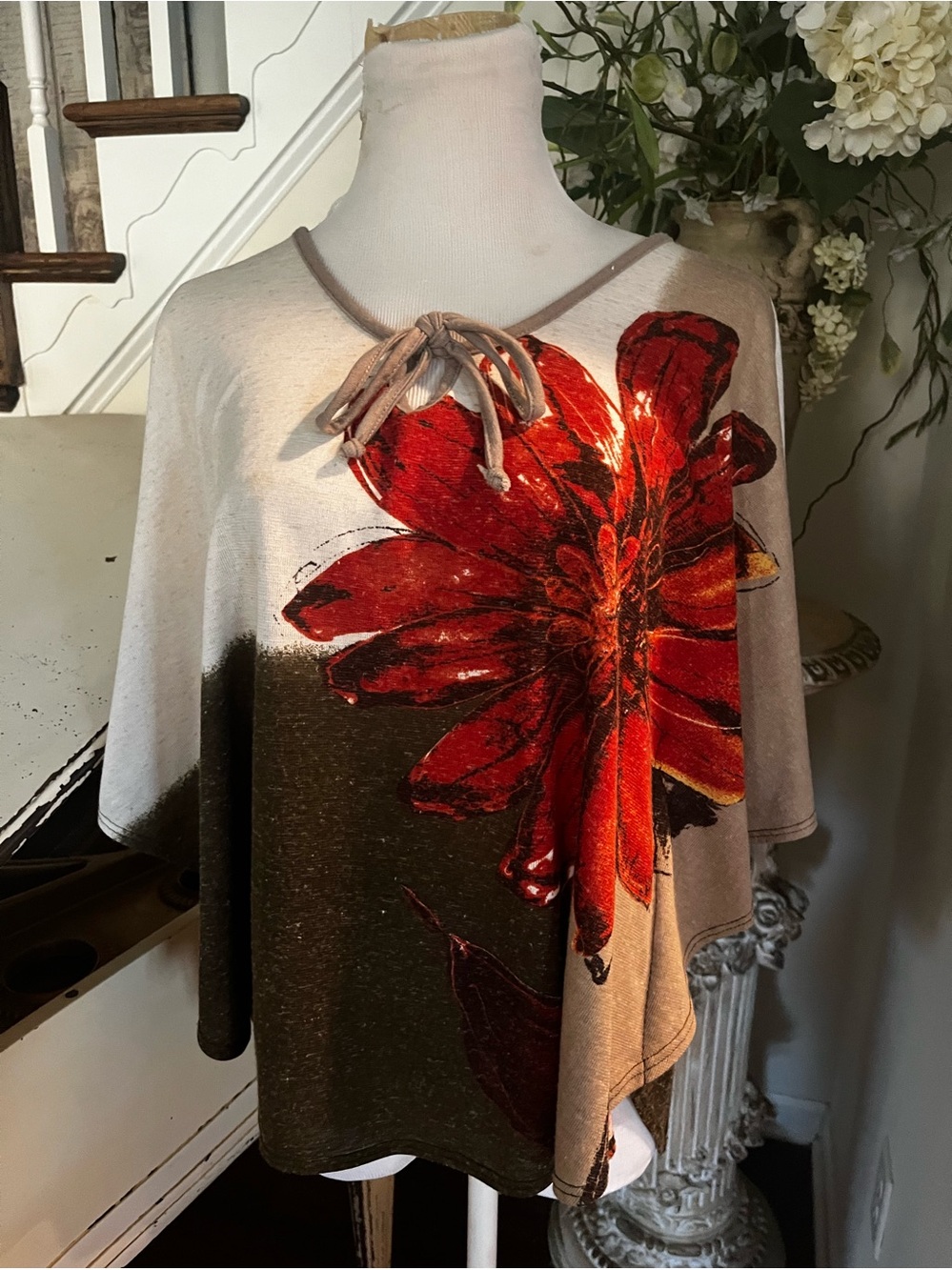 Women’s Floral Tie-Neck Tunic Top - Red Floral
